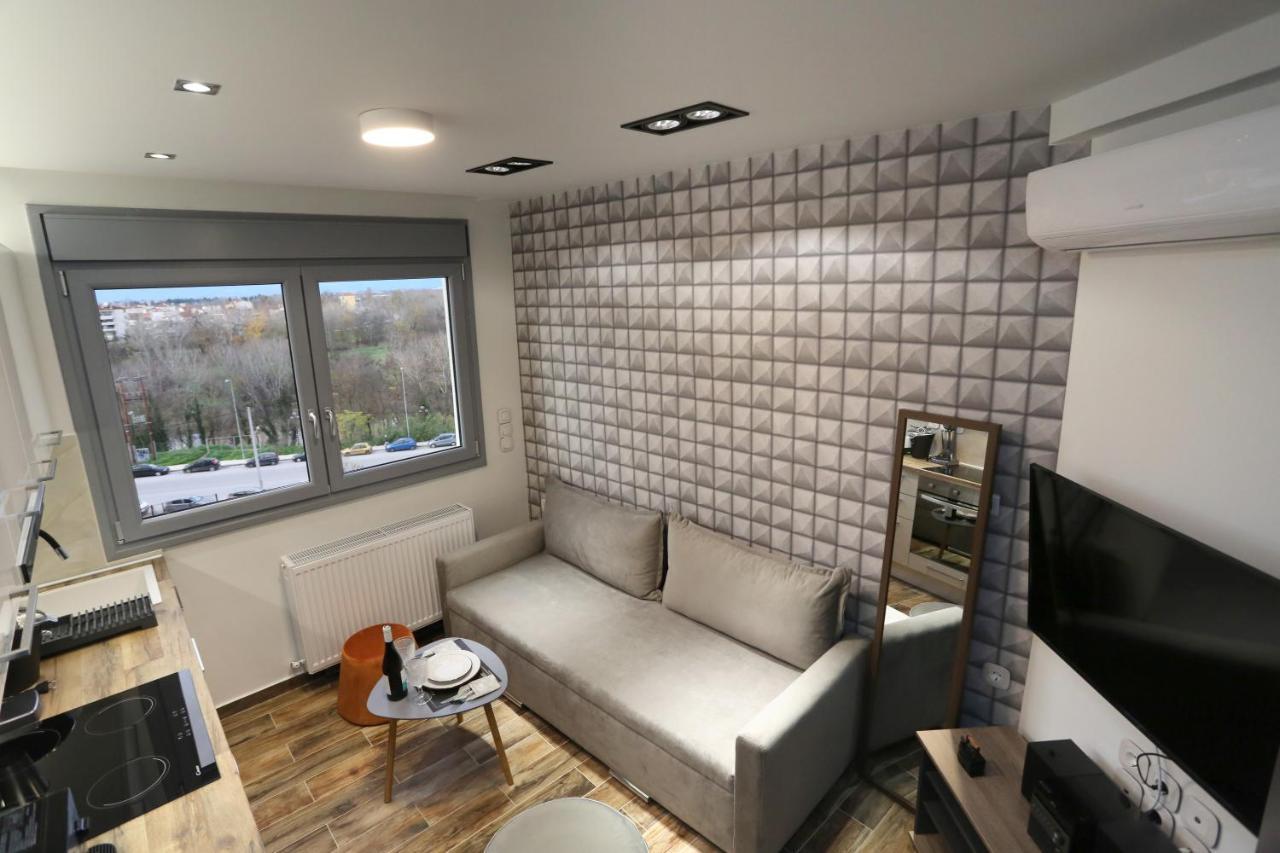 La Larissa Luxury Apartments Dafne Exterior photo
