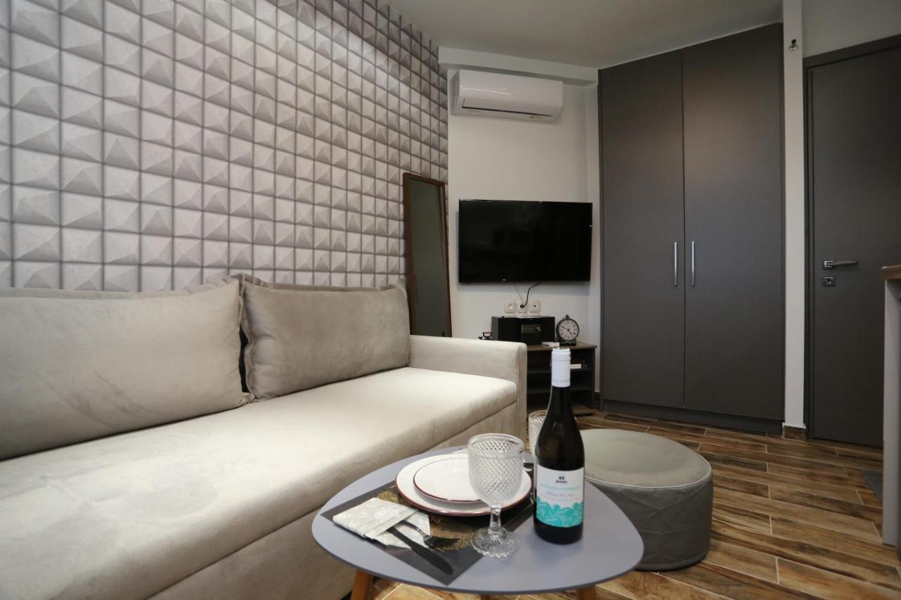La Larissa Luxury Apartments Dafne Exterior photo