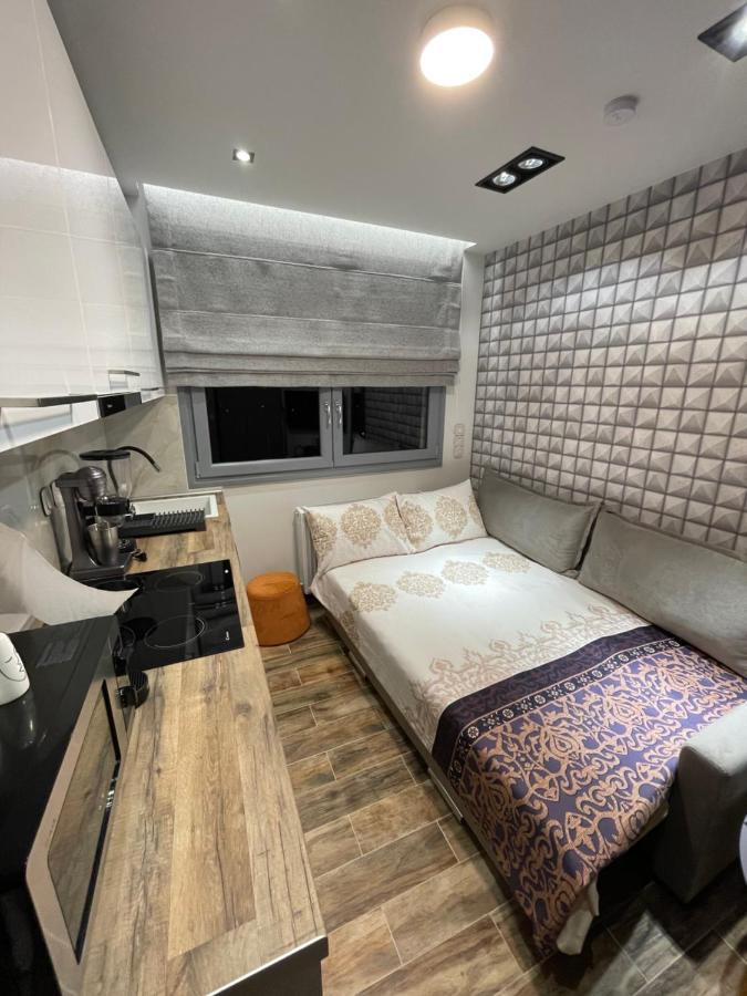 La Larissa Luxury Apartments Dafne Exterior photo